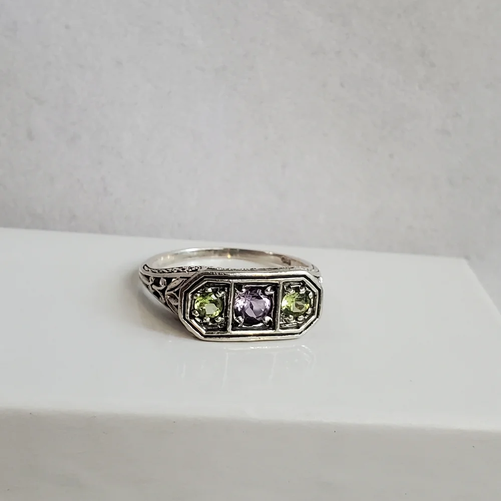 Vintage Sterling Silver Filigree Ring with Amethyst and Peridots Size 7.5 - Picture 4 of 16